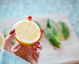 女生適合學(xué)生物信息技術(shù)專業(yè)嗎？